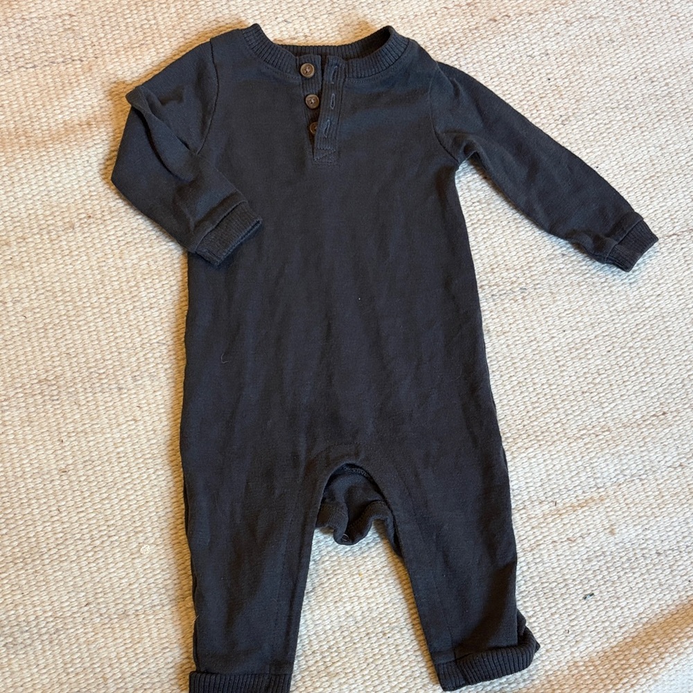 5/$10 Old Navy Black Kids One Piece Footie